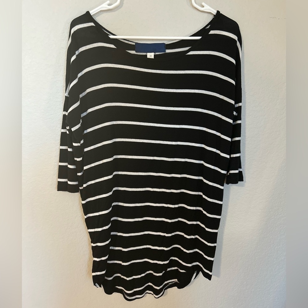 Bundle of 2 Relaxed Fit Tops | Neutral Casual Basics | Size M - Picture 2 of 7